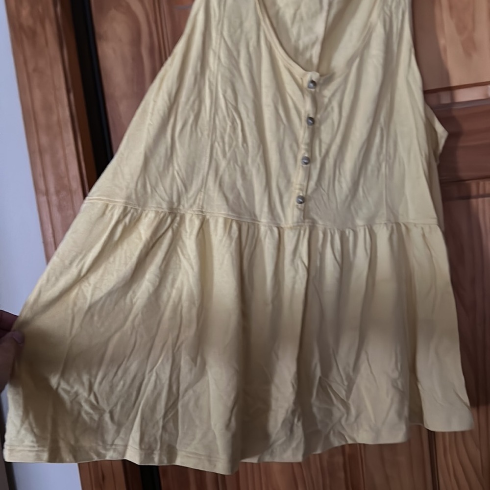 Flowy tank - Picture 4 of 4